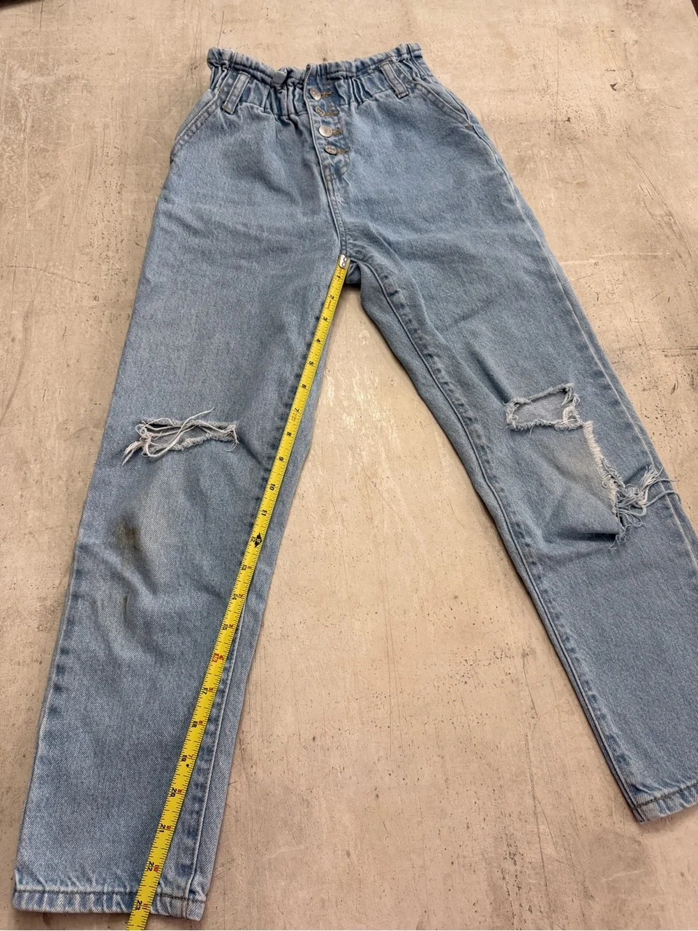 Forever 21 Girls Light Wash Distressed Straight Leg Jeans Size 9/10